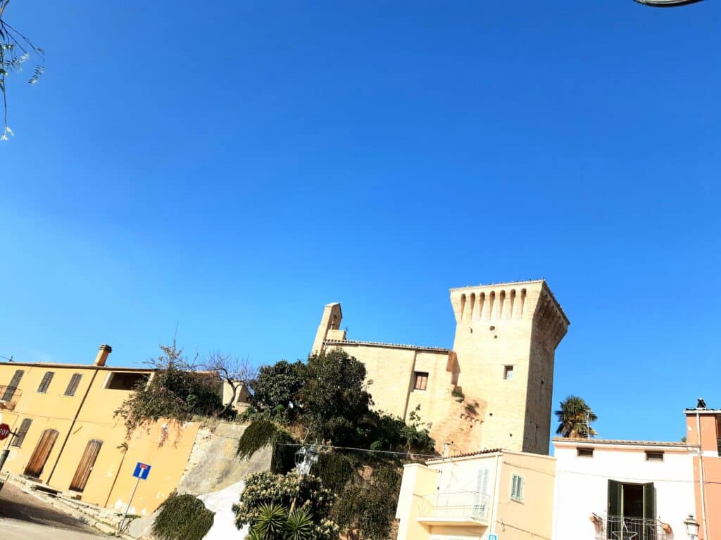casa vacanze in abruzzo dimora storica borgo medievale torretta vista mare