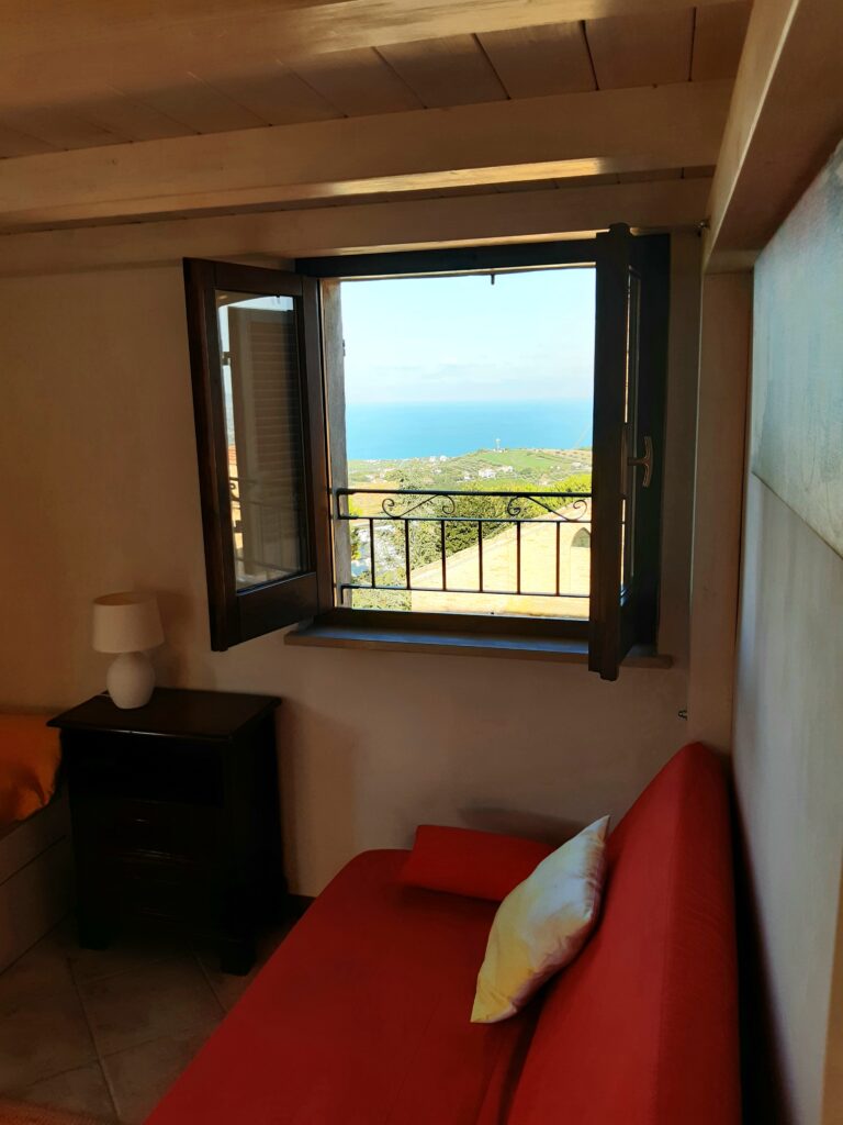casa vacanze in abruzzo con vista mare e monolocale nella residenza storica del borgo medievale